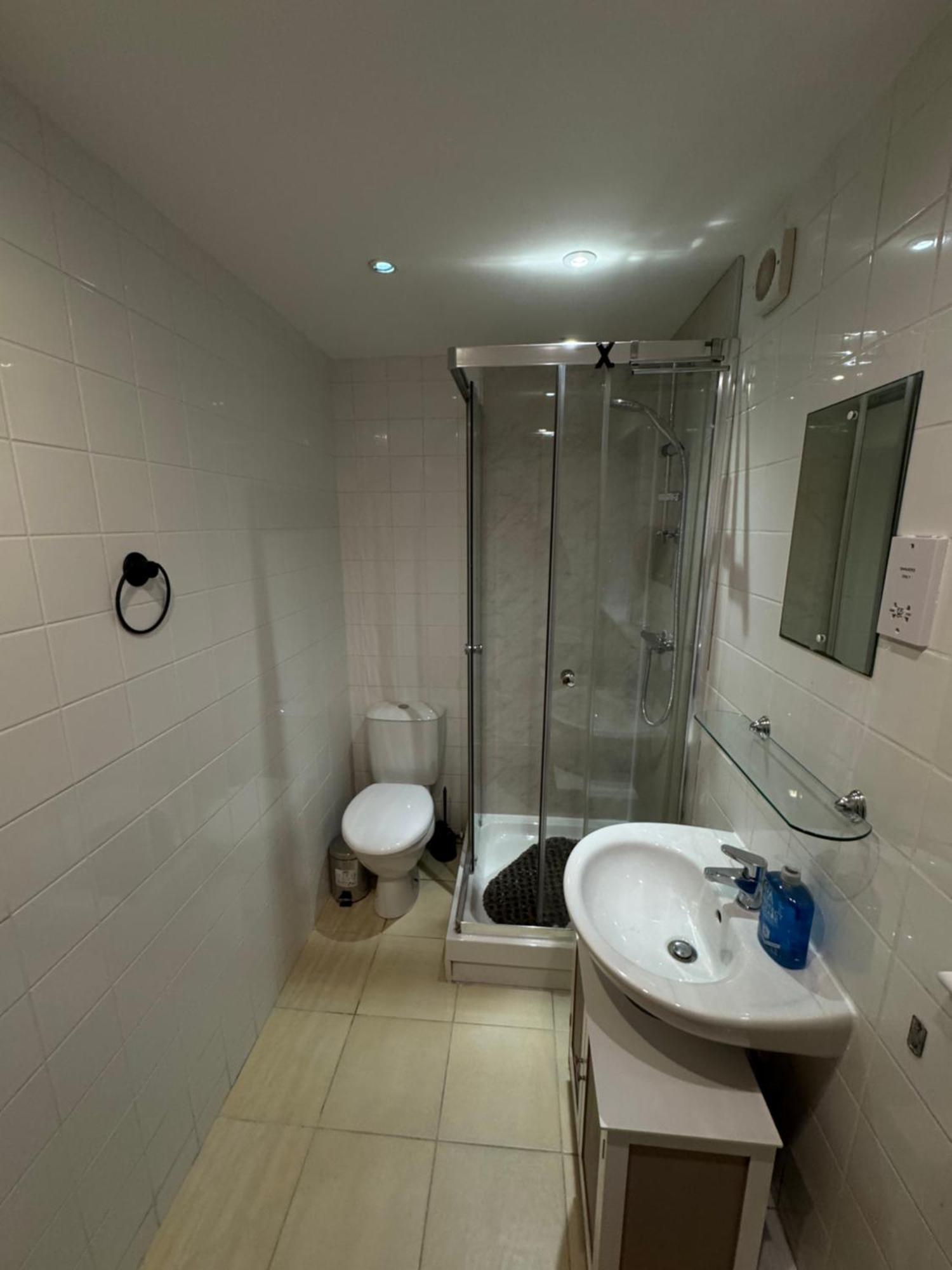 The Vogue Stay, 3 Bedrooms, 2 Bathrooms, Ideal For Jr & Oxford Hospitals, Free Carpark, Conveniently Located For Ring Road Access, 2 Miles From Oxford City Centre Easy Car & Bus Route Exterior foto