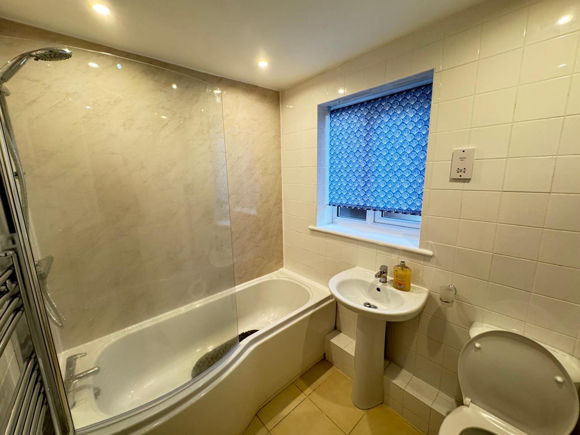 The Vogue Stay, 3 Bedrooms, 2 Bathrooms, Ideal For Jr & Oxford Hospitals, Free Carpark, Conveniently Located For Ring Road Access, 2 Miles From Oxford City Centre Easy Car & Bus Route Exterior foto