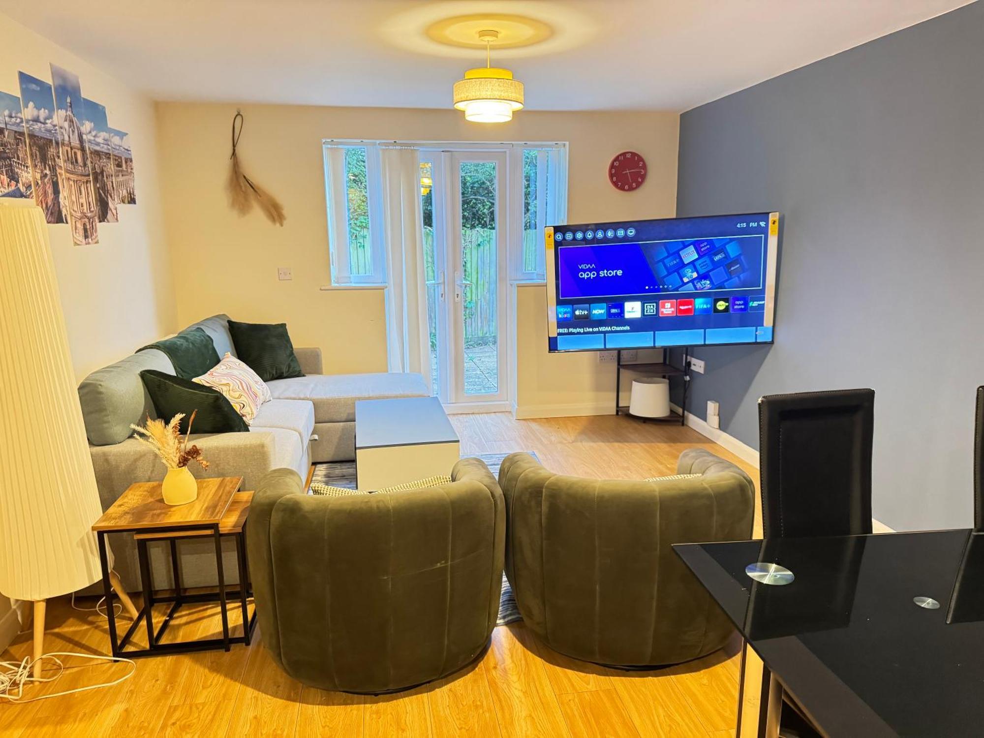 The Vogue Stay, 3 Bedrooms, 2 Bathrooms, Ideal For Jr & Oxford Hospitals, Free Carpark, Conveniently Located For Ring Road Access, 2 Miles From Oxford City Centre Easy Car & Bus Route Exterior foto