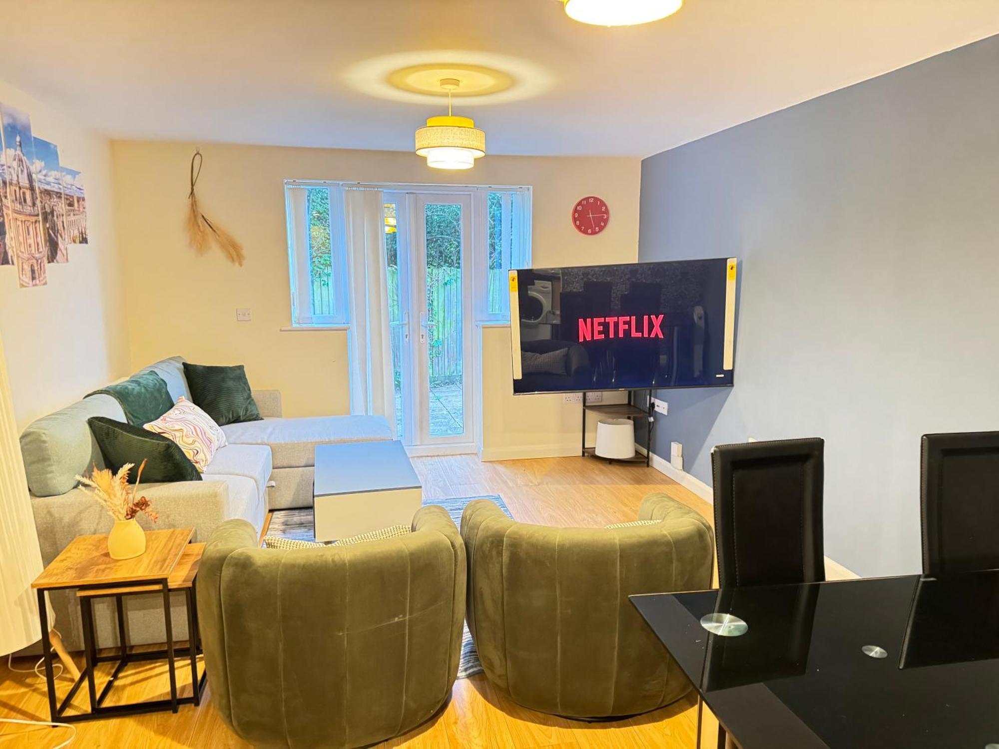 The Vogue Stay, 3 Bedrooms, 2 Bathrooms, Ideal For Jr & Oxford Hospitals, Free Carpark, Conveniently Located For Ring Road Access, 2 Miles From Oxford City Centre Easy Car & Bus Route Exterior foto