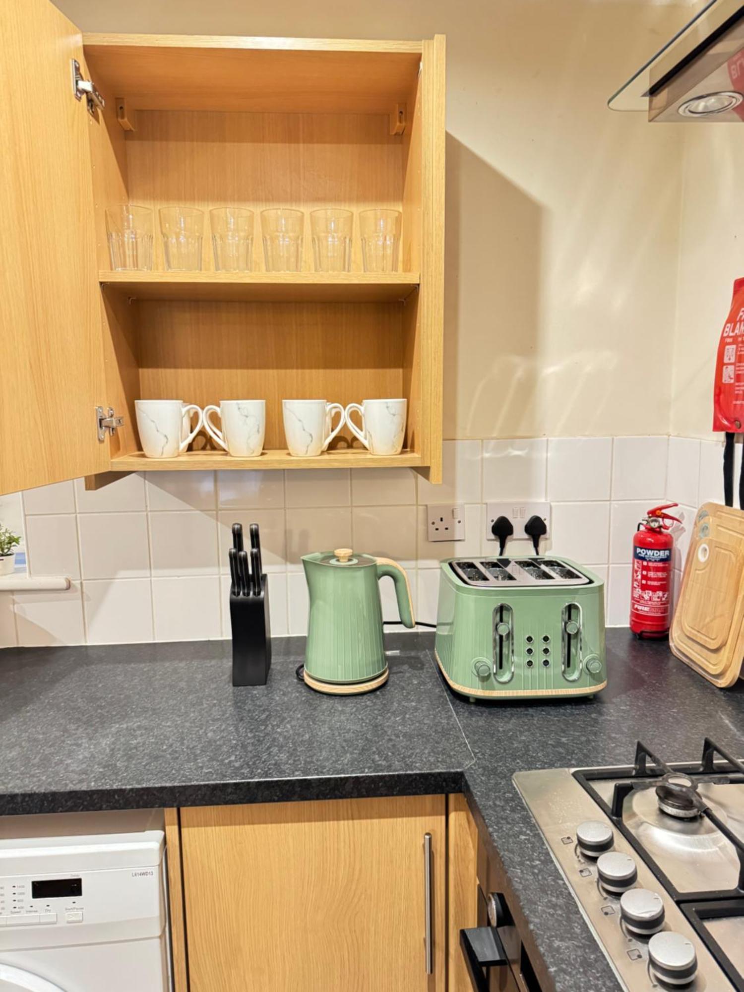 The Vogue Stay, 3 Bedrooms, 2 Bathrooms, Ideal For Jr & Oxford Hospitals, Free Carpark, Conveniently Located For Ring Road Access, 2 Miles From Oxford City Centre Easy Car & Bus Route Exterior foto