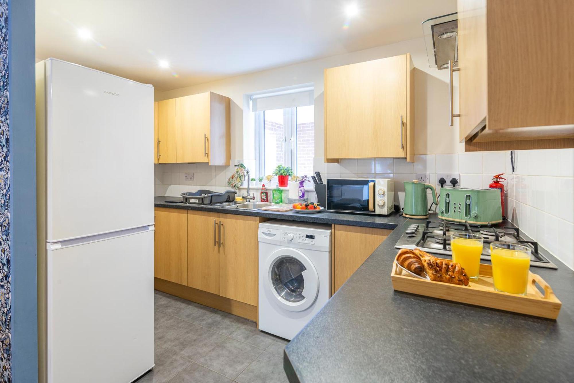 The Vogue Stay, 3 Bedrooms, 2 Bathrooms, Ideal For Jr & Oxford Hospitals, Free Carpark, Conveniently Located For Ring Road Access, 2 Miles From Oxford City Centre Easy Car & Bus Route Exterior foto