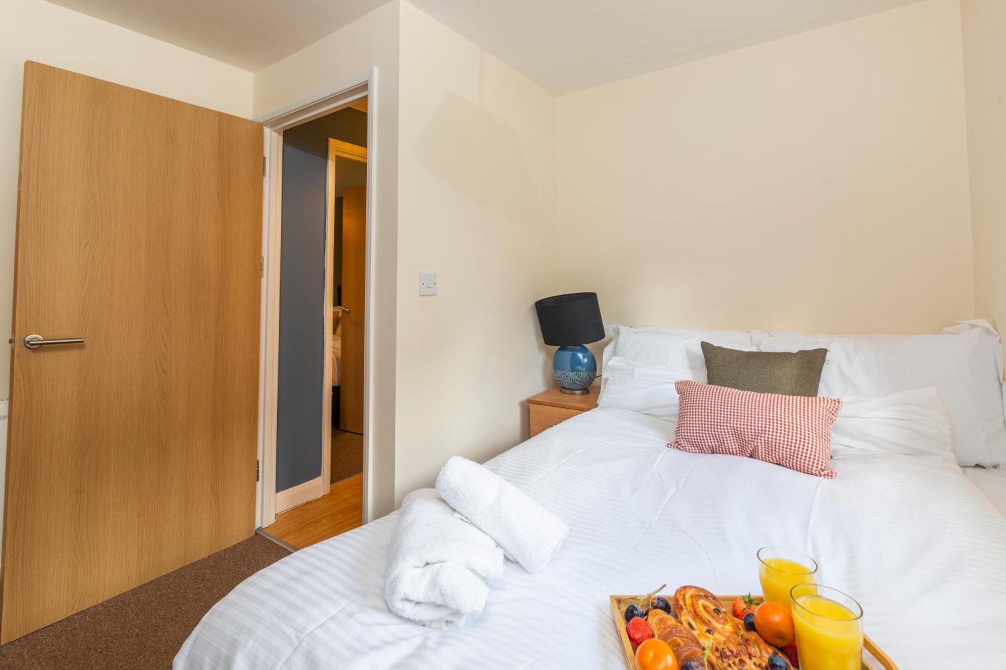 The Vogue Stay, 3 Bedrooms, 2 Bathrooms, Ideal For Jr & Oxford Hospitals, Free Carpark, Conveniently Located For Ring Road Access, 2 Miles From Oxford City Centre Easy Car & Bus Route Exterior foto