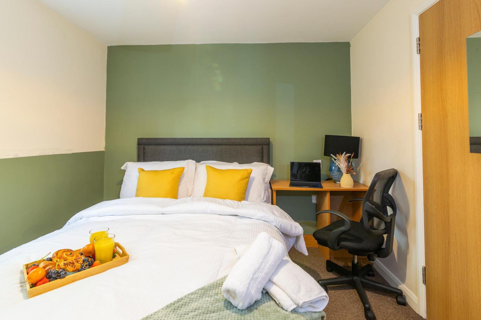 The Vogue Stay, 3 Bedrooms, 2 Bathrooms, Ideal For Jr & Oxford Hospitals, Free Carpark, Conveniently Located For Ring Road Access, 2 Miles From Oxford City Centre Easy Car & Bus Route Exterior foto