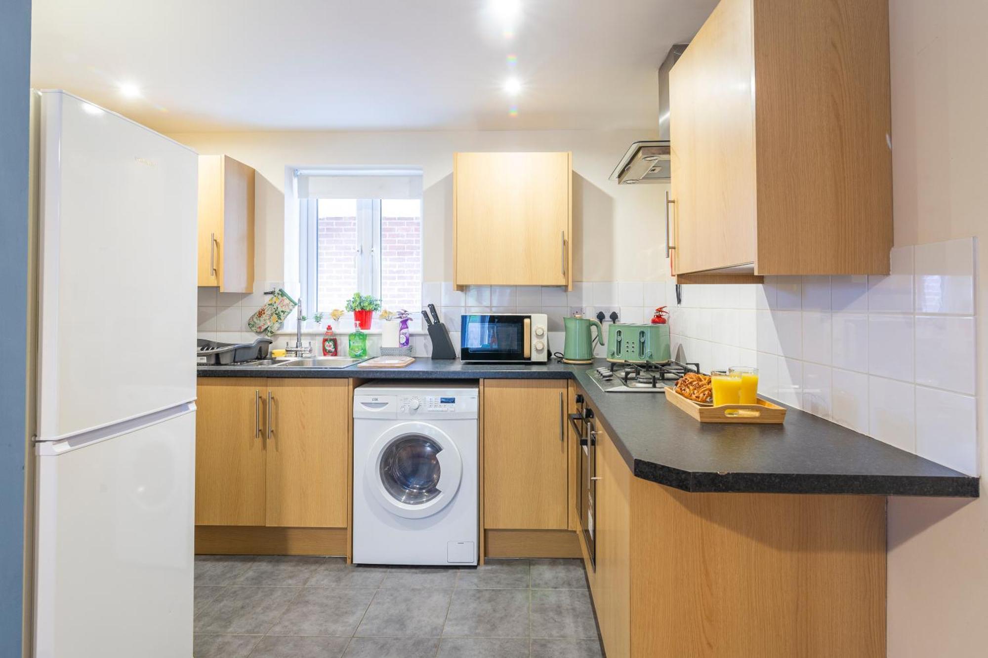 The Vogue Stay, 3 Bedrooms, 2 Bathrooms, Ideal For Jr & Oxford Hospitals, Free Carpark, Conveniently Located For Ring Road Access, 2 Miles From Oxford City Centre Easy Car & Bus Route Exterior foto