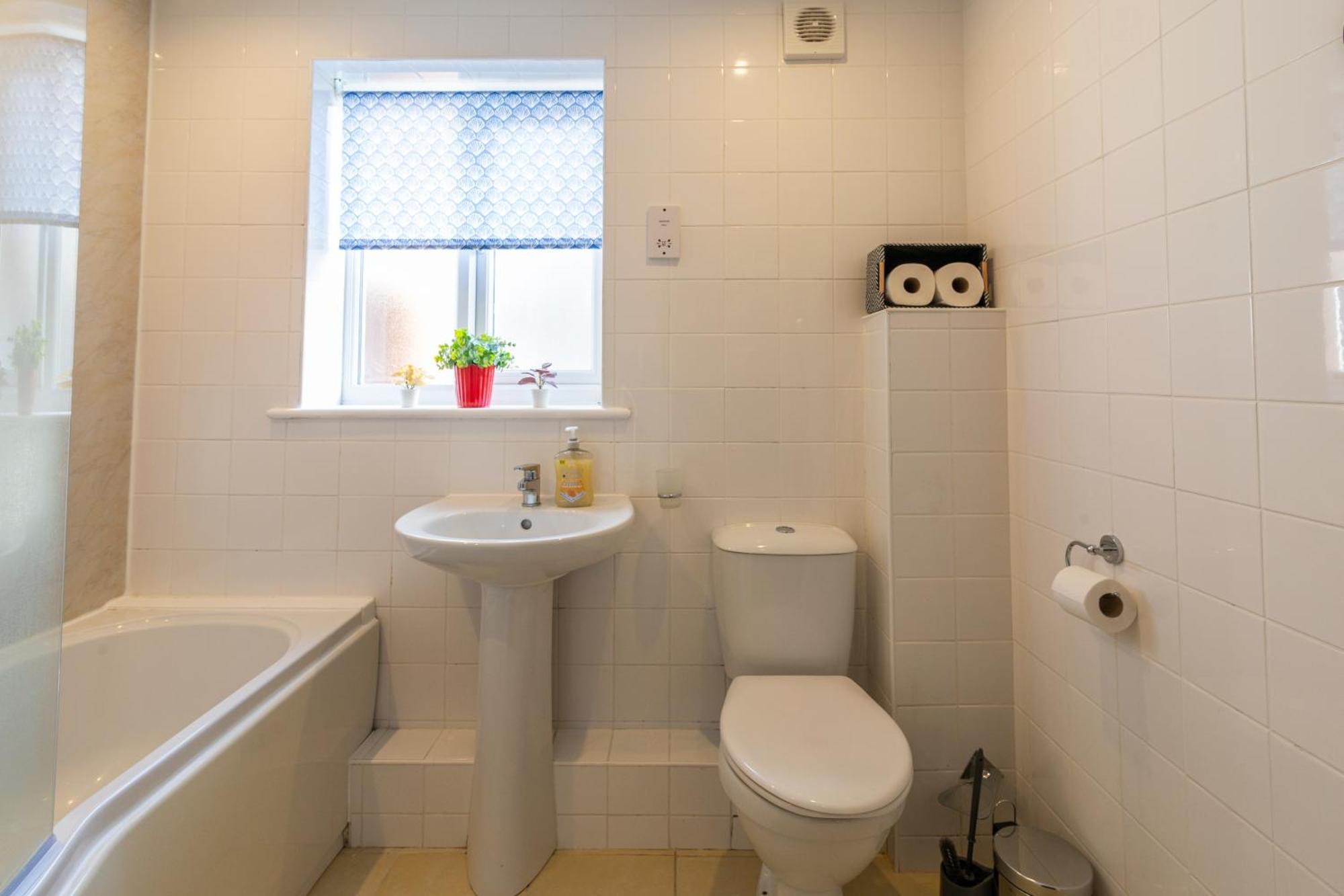 The Vogue Stay, 3 Bedrooms, 2 Bathrooms, Ideal For Jr & Oxford Hospitals, Free Carpark, Conveniently Located For Ring Road Access, 2 Miles From Oxford City Centre Easy Car & Bus Route Exterior foto