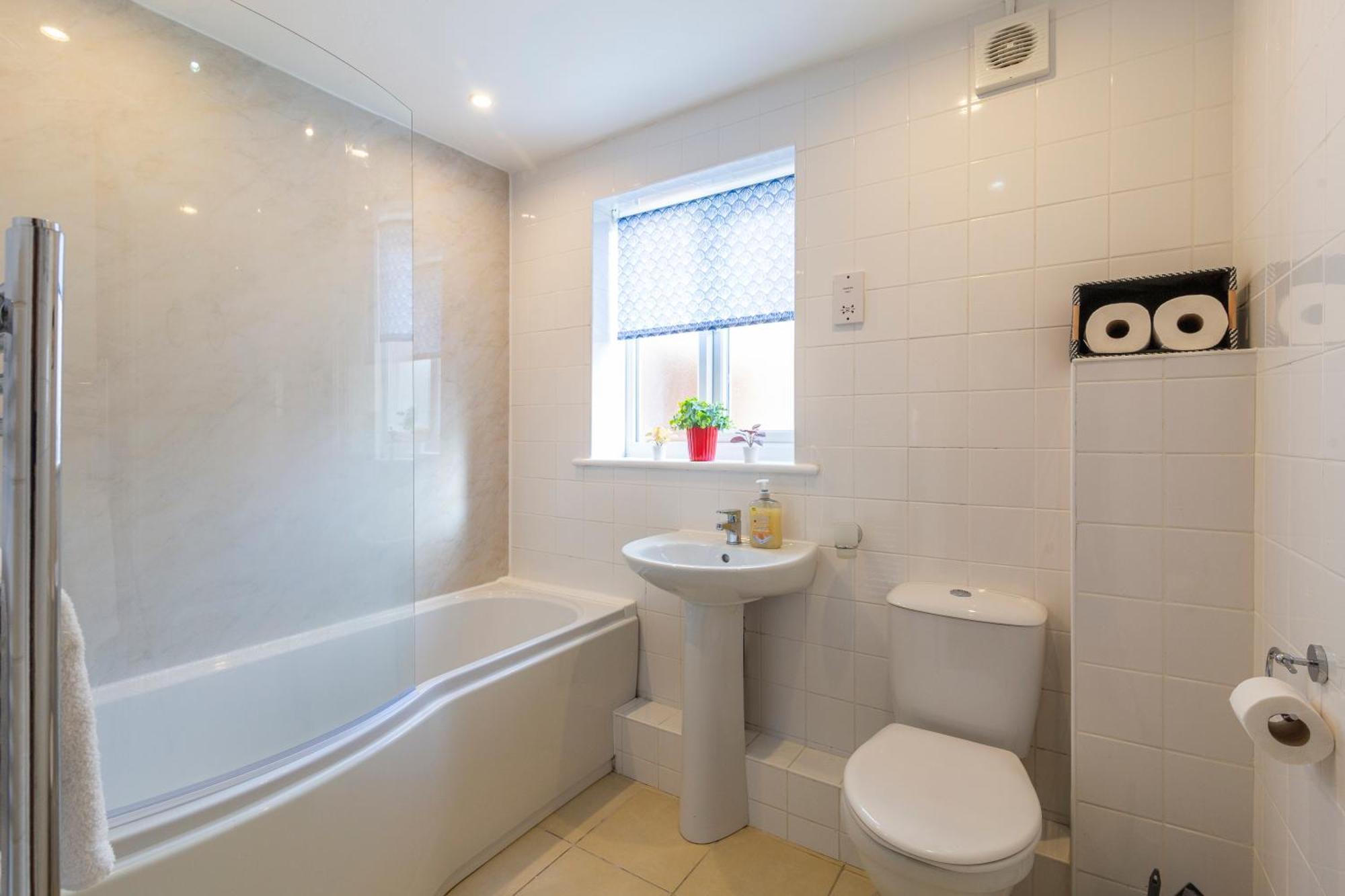 The Vogue Stay, 3 Bedrooms, 2 Bathrooms, Ideal For Jr & Oxford Hospitals, Free Carpark, Conveniently Located For Ring Road Access, 2 Miles From Oxford City Centre Easy Car & Bus Route Exterior foto